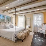 Casa Tatiz • Privacy In A Southwestern Gem *