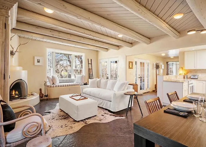 Casa Tatiz • Privacy In A Southwestern Gem